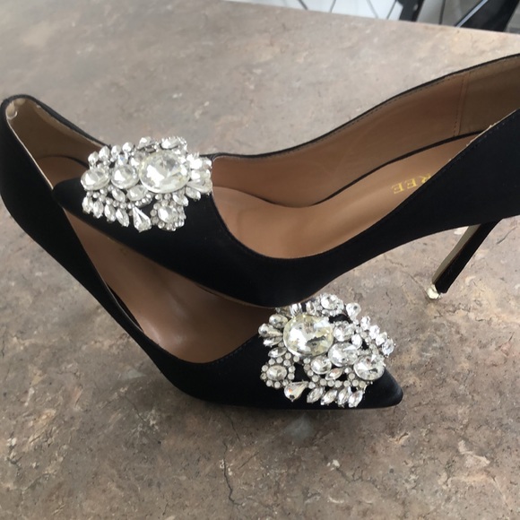 Beautiful formal shoes worn a few times a little flaw on the back seam of 1 shoe - Picture 5 of 6